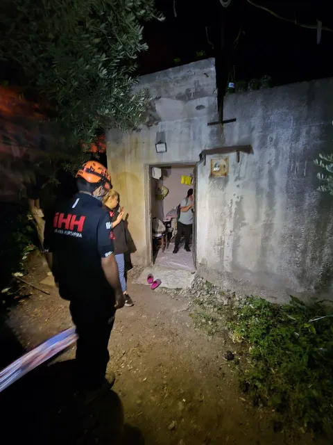 Gece operasyonu — bina taraması