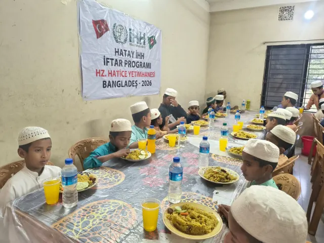 Bangladeş Hz Hatice Yetimhanesi İftar - Etkinlik başlangıcı